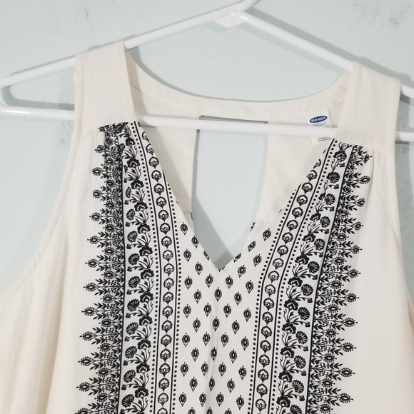 Old Navy Sleeveless V-Neck Midi Aztec Boho Dress. Classic Black & White. Size S. - Picture 3 of 7